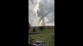 Tornado video near Pleasantville on April 4, 2023