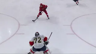 Sergei Bobrovsky stops Necas on breakaway in game 1 vs Hurricanes (2023)