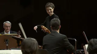 El joven guitarrista Stoyan Paskov interpreta el famoso Concierto de Aranjuez del maestro Rodrigo