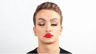Priscilla drag queen make-up timelapse