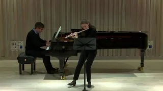 Anna Kondrashina plays J.S. Bach's Sonata in E major (1 and 2 movements)
