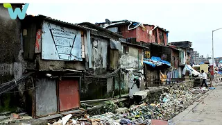 The kind chairman renovates old houses in the slums to help villagers have a better life