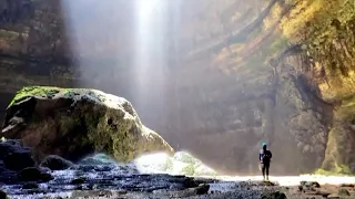 Cavers are exploring this 'mystic' sinkhole in Yemen called the 'Well of Hell'