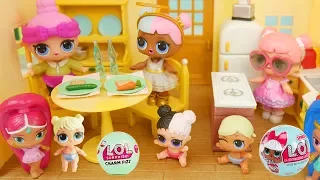 LOL Surprise Dolls + Lil Sisters' New Kitchen