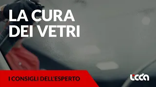 Pulire Vetri Auto: Come pulire e sgrassare i vetri della macchina senza lasciare aloni