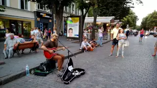 Одесса, июль 2016, уличные музыканты, Street musicians, гитарист из-за бугра 4