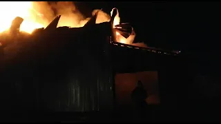 Шесть автомобилей сгорели в гараже села Поярково