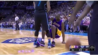 Kobe rising by stepping on Jeremy Lin's foot 科比踩著書豪的腳爬起來