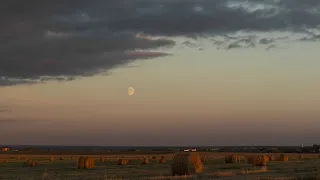 Восход и Заход луны Tracking timelapse of the moon, moonrise and moonset