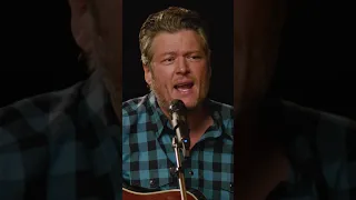 Blake Shelton - Turnin' Me On (Vertical Video)