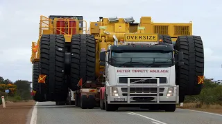 Extremely Dangerous Truck Oversize Load  And Incredible Heavy Haulage Machines!