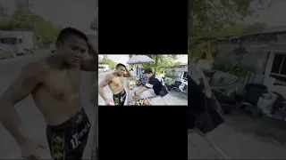 นึกว่าใส่เกงมวย แล้วจะเก๋า เป็นไงละ? ทีหลังอย่าห้าว🤣 #Shorts | Buakaw Banchamek