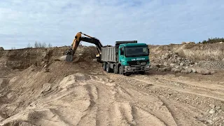 Поломки на самосвале Мерседес не заканчиваются..