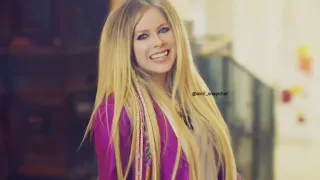 Avril Lavigne-Laundrin' Home: Commercial + BTS