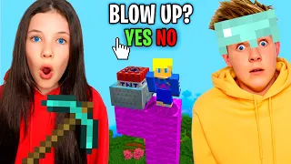 WE'RE TRAPPED! MINECRAFT ESCAPE ROOM *GONE WRONG* Prezley Charli Gaming