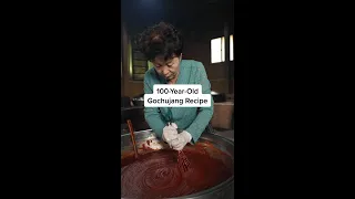 How a gochujang master makes the Korean chili paste #shorts