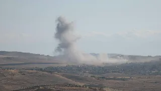 Des avions russes bombardent la province syrienne d'Idleb: images de fumée | AFP Images