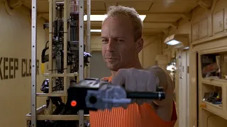 Bruce Willis and the robber. The Fifth Element (1997) MovieClip