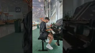 Playing some piano in the Paris Airport 🎹 #shorts #piano