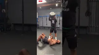 Daniel Ezra working out 🏋️