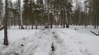 Делика по снегу. Возвращение с охоты.