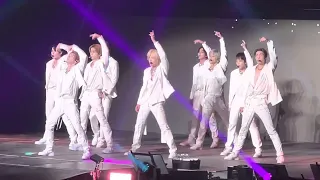 NCT 127 Cherry Bomb Newark NJ Neo City The Link Tour 10/13/22 Fancam Prudential Center NCT127