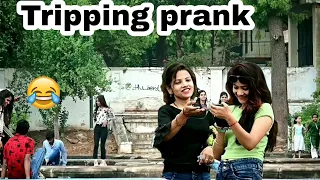 Tripping over nothing prank ||Awesome reaction ||GWALIOR PRANKERS