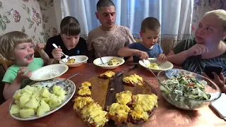 очень вкусный мукбанг/отбивные под шубой