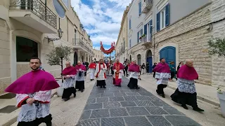 Trani 3 Maggio 2024 Croce di Colonna Fine Processione da Via San Giorgio