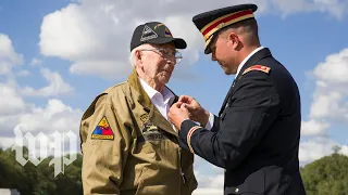 World War II veteran receives Bronze Star in surprise ceremony 74 years after tank duel