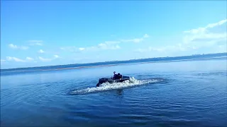 Гусеничный вездеход Уралец первый заплыв.Homemade all-terrain vehicle floats