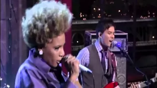 Macy Gray sings Creep on David Letterman (May 8, 2012)