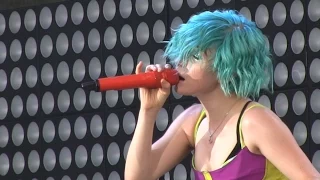 Paramore @ Bunbury Fest- "Pressure" Live (720p) in Cincinnati 7-12-2014