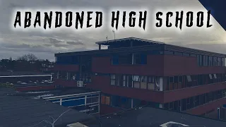 Exploring An Abandoned High School WITH EVERYTHING LEFT BEHIND