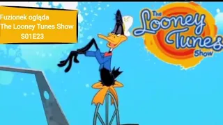 Fuzionek ogląda The Looney Tunes Show S01E23 (Pływak)