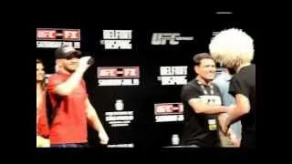 PESAGEM UFC SÃO PAULO   THIAGO TAVARES VS KHABIB NURMAGOMEDOV