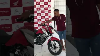 Perdeu a garantia da titan 160 mas foi pra casa feliz.