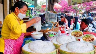 BEST KHMER Rice Noodles, Beef Noodle Soup, Yellow Pancake, Chicken Congee - Cambodia Street Food
