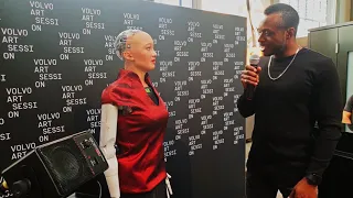 Interview with Sophia the robot @realsophiarobot