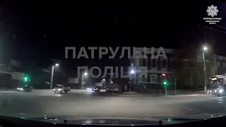 Відеодобірка проїзду перехресть на заборонний сигнал світлофора