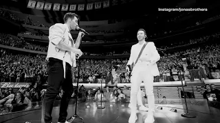 The Jonas Brothers give emotional speech during MSG concert