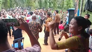 Maena Kocak banget Pelatihnya membuat kita bisa Gila.