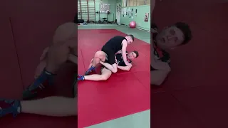 А какой вы знаете вариант выхода ? #кранмма #kranmma #bjj #grappling #mma #маунт #гард #борьба