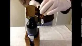 Think-n-Drink - Locking a wine bottle