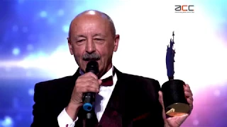 Колеги та учні кращого вчителя України готують для нього святкову зустріч