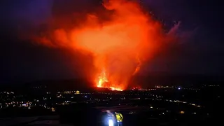 Volcán de La Palma | Un río de lava fluida se dirige al mar