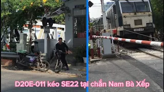 The train in Ba Xep barrier (part 6)|Vietnam Railroad crossing