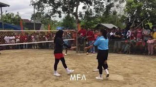 Tim Takraw Wanita ini mengalahkan Tim laki-laki