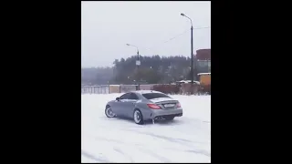 Drift on the snow | Auto Lovers