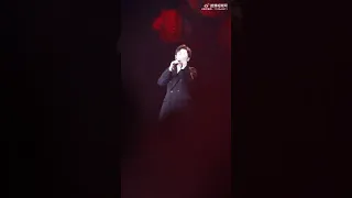 ［FanCam］Zhang ZheHan singing at weibo movie night